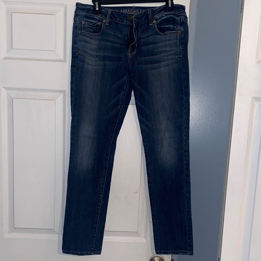 American Eagle Outfitters Women's Dark Blue Straight Leg Jeans. Smoke free home.